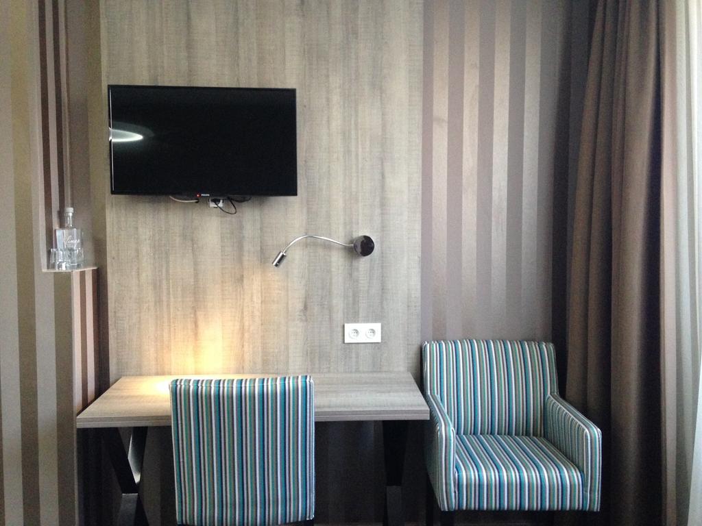 Hotel Mille Colonnes Lovaina Habitación foto
